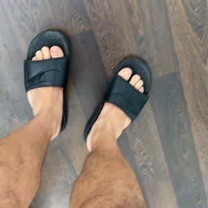 Mens Slides worn out 10